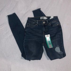 refuge denim rio distressed skinny jeans